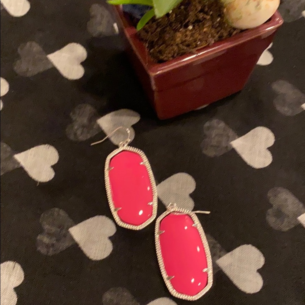 Pink Spring Vibes Earrings - Picture 5 of 6